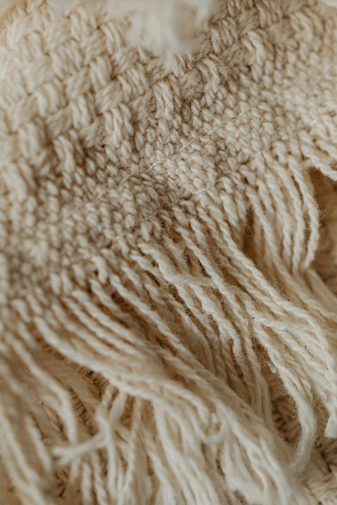 Detail of combed cotton fringe